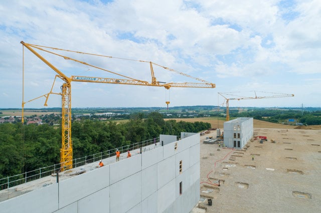 Manitowoc: SOFIALEX ach&egrave;ve une construction acc&eacute;l&eacute;r&eacute;e &agrave; l&rsquo;aide de grues Igo T 130 de Potain